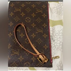 Louis Vuitton Neverfull Pouch